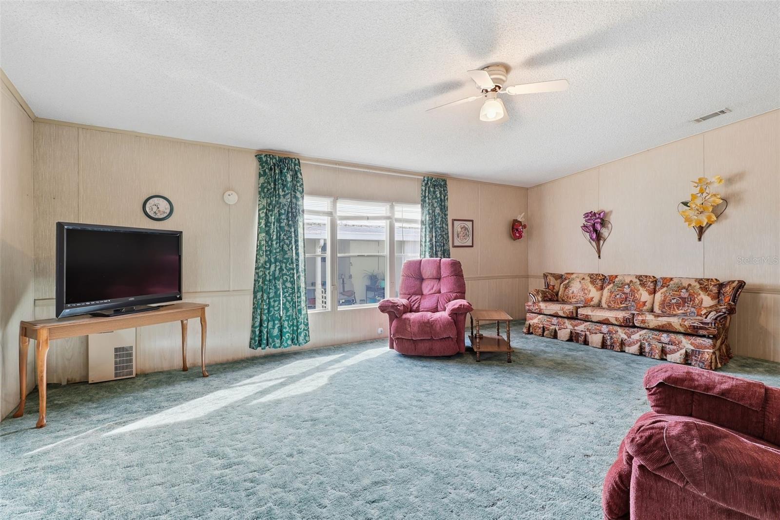 Image 4 of 39 For 6644 Princeton Drive Ne