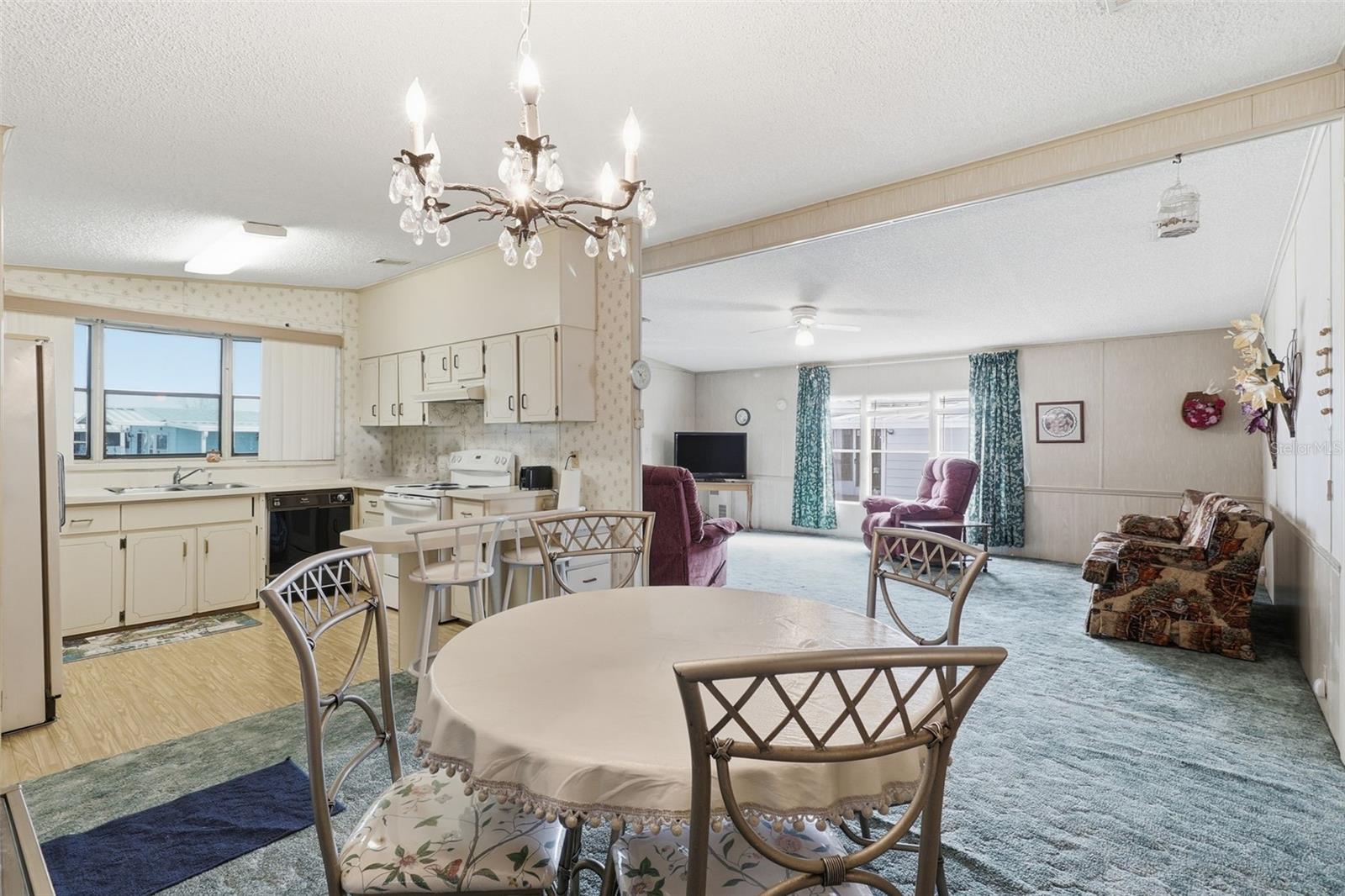 Image 6 of 39 For 6644 Princeton Drive Ne