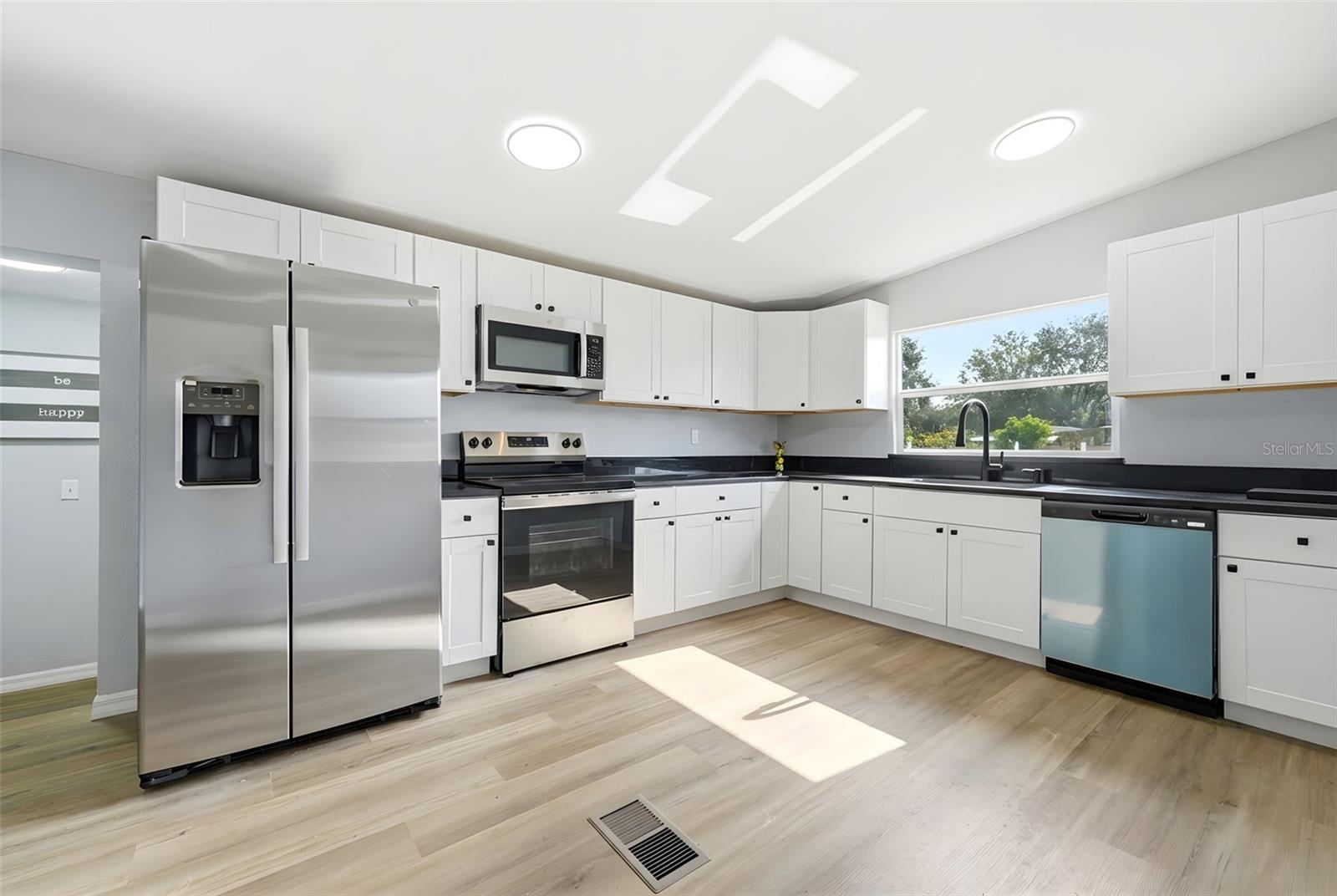 Image 4 of 31 For 6416 Saddletree Drive