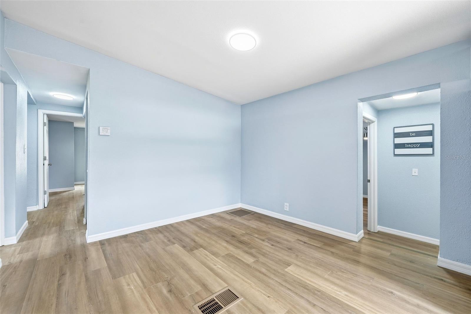 Image 7 of 31 For 6416 Saddletree Drive