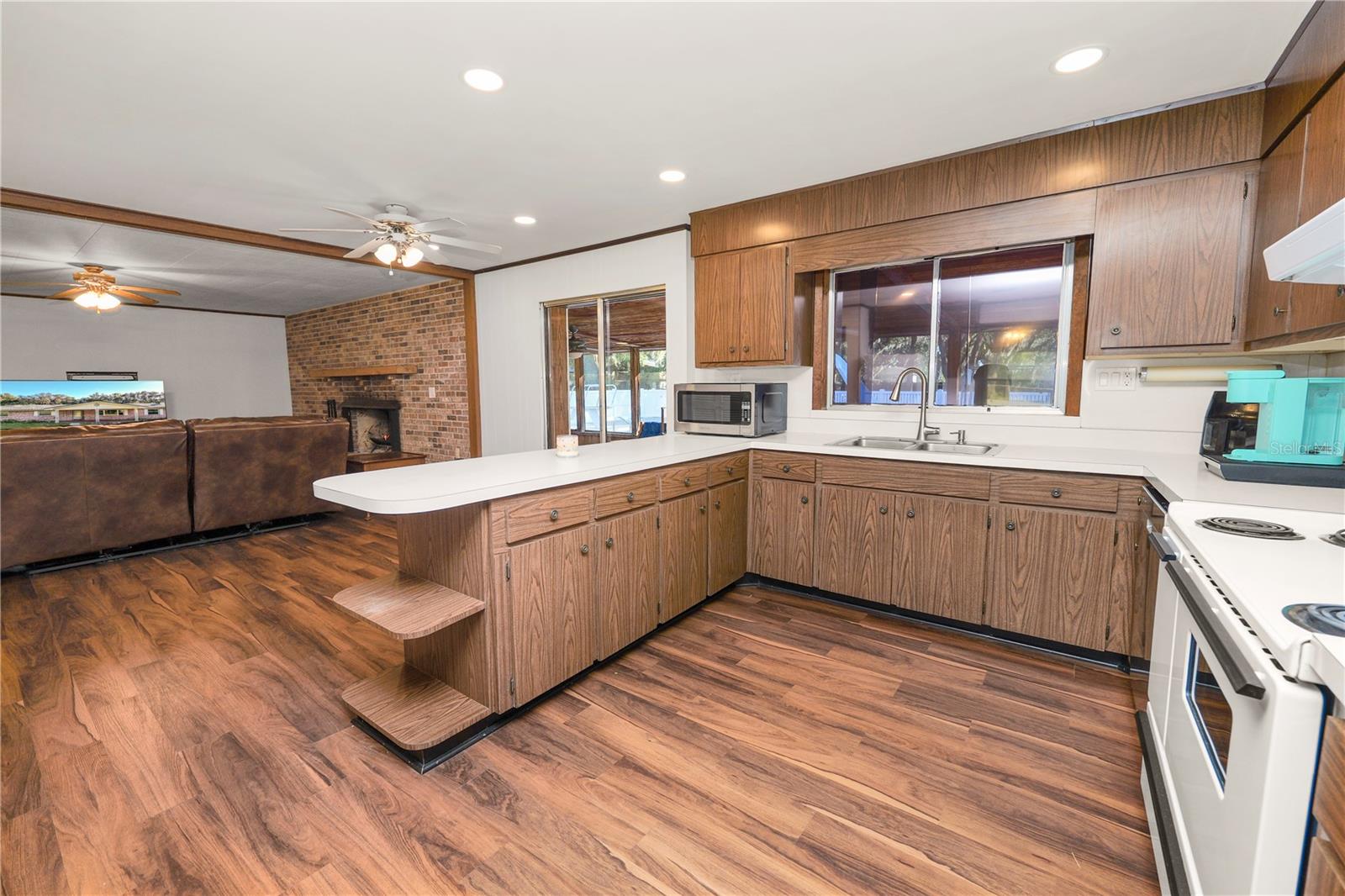 Image 19 of 75 For 4615 Old Polk City Road