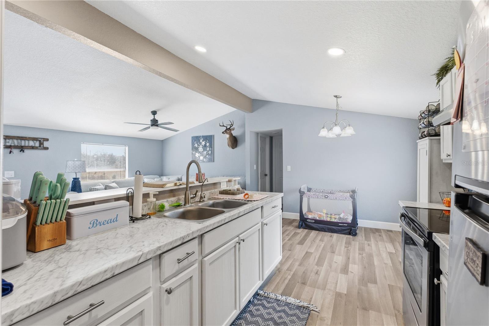 Image 10 of 36 For 10810 Sportsman Trail