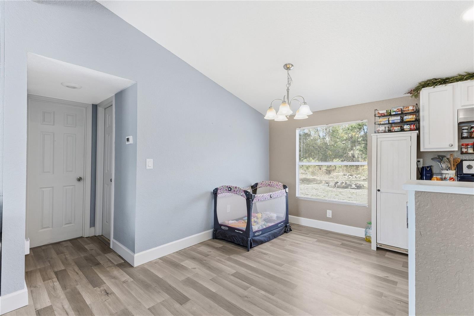 Image 8 of 36 For 10810 Sportsman Trail