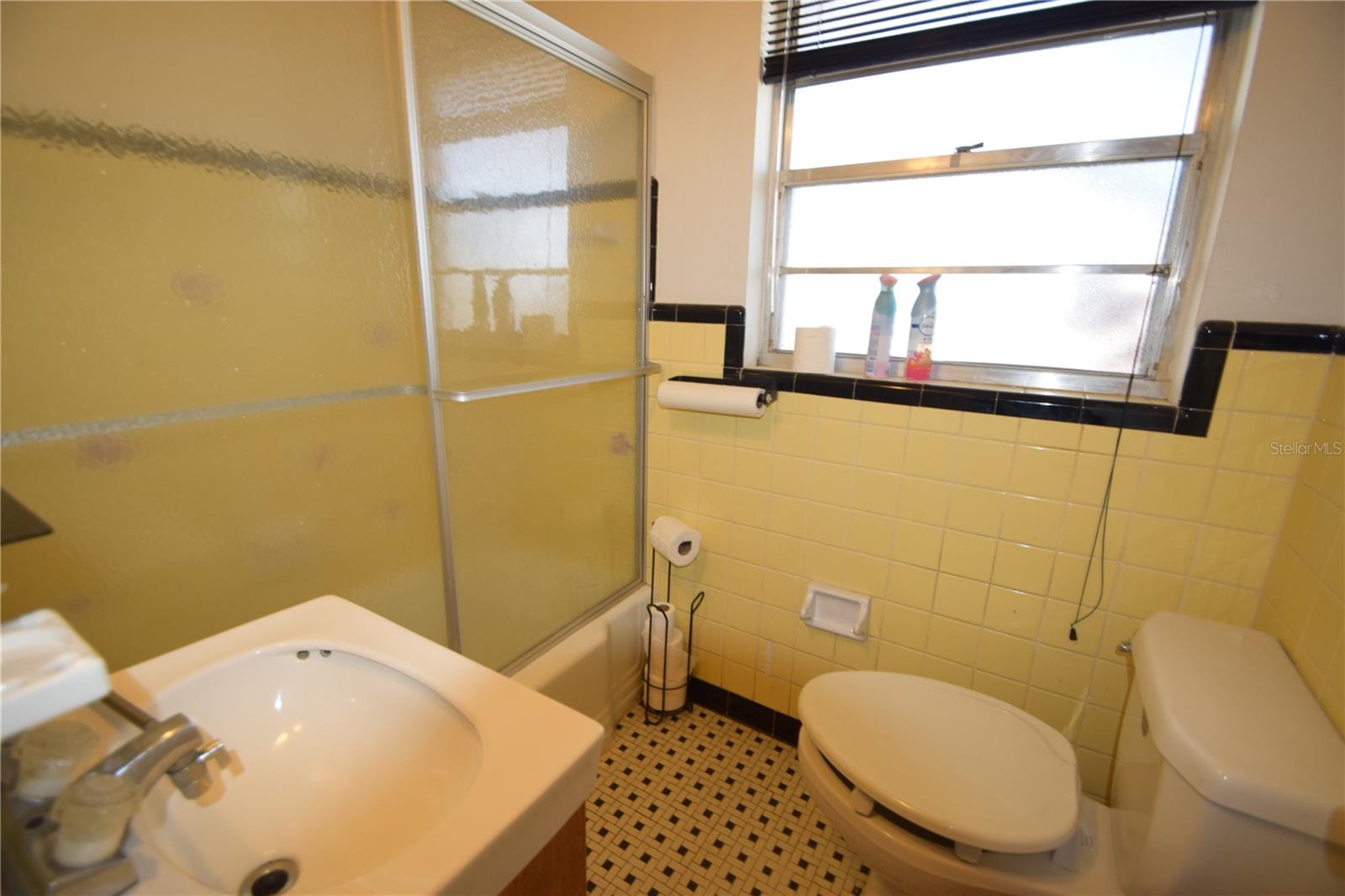 Image 13 of 39 For 530 Belleview Avenue