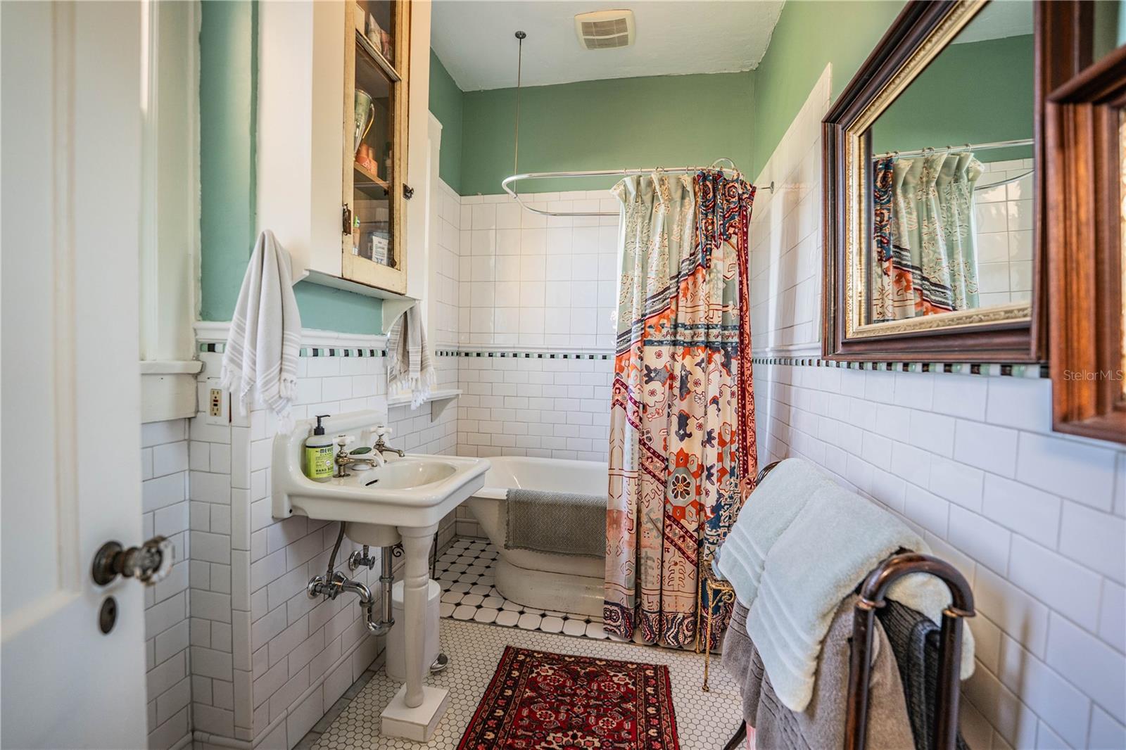 Image 32 of 47 For 218 Patten Heights Street