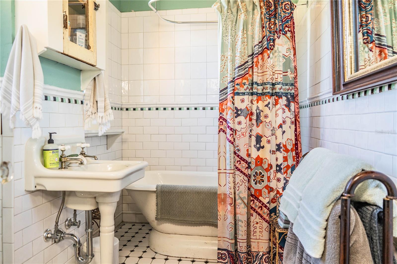 Image 34 of 47 For 218 Patten Heights Street