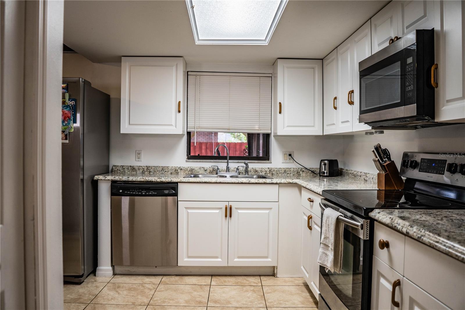 Image 21 of 75 For 207 24th Court Sw