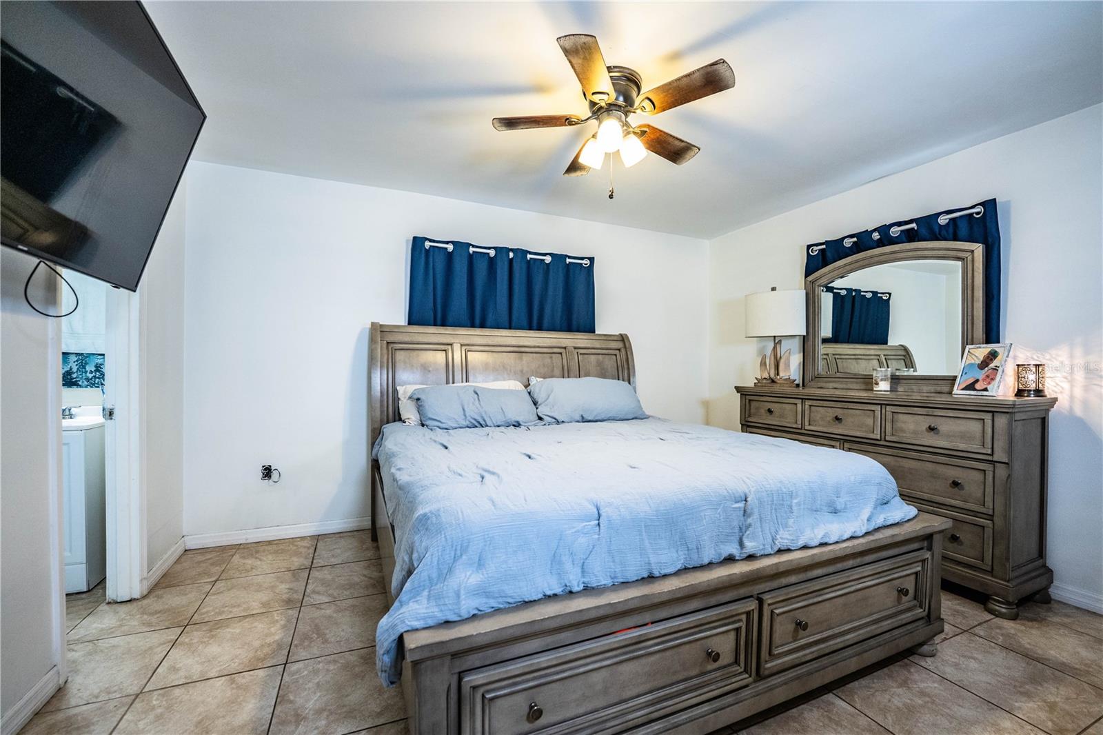 Image 24 of 75 For 207 24th Court Sw