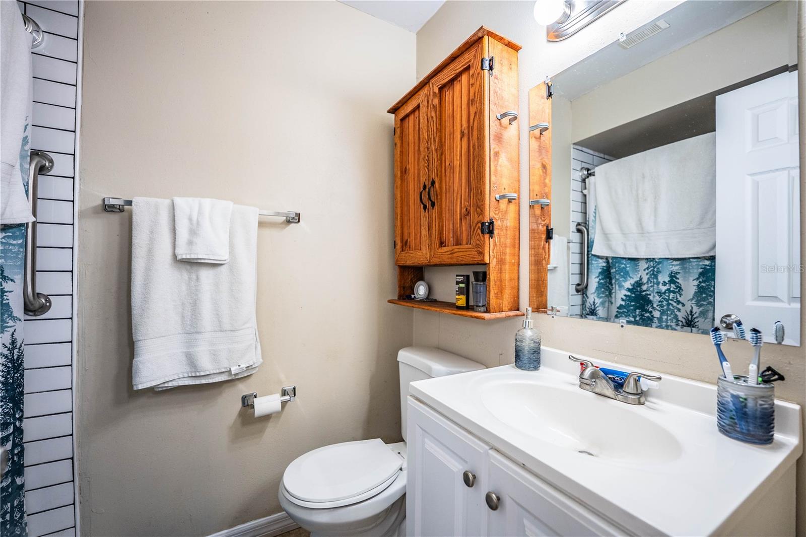 Image 28 of 75 For 207 24th Court Sw