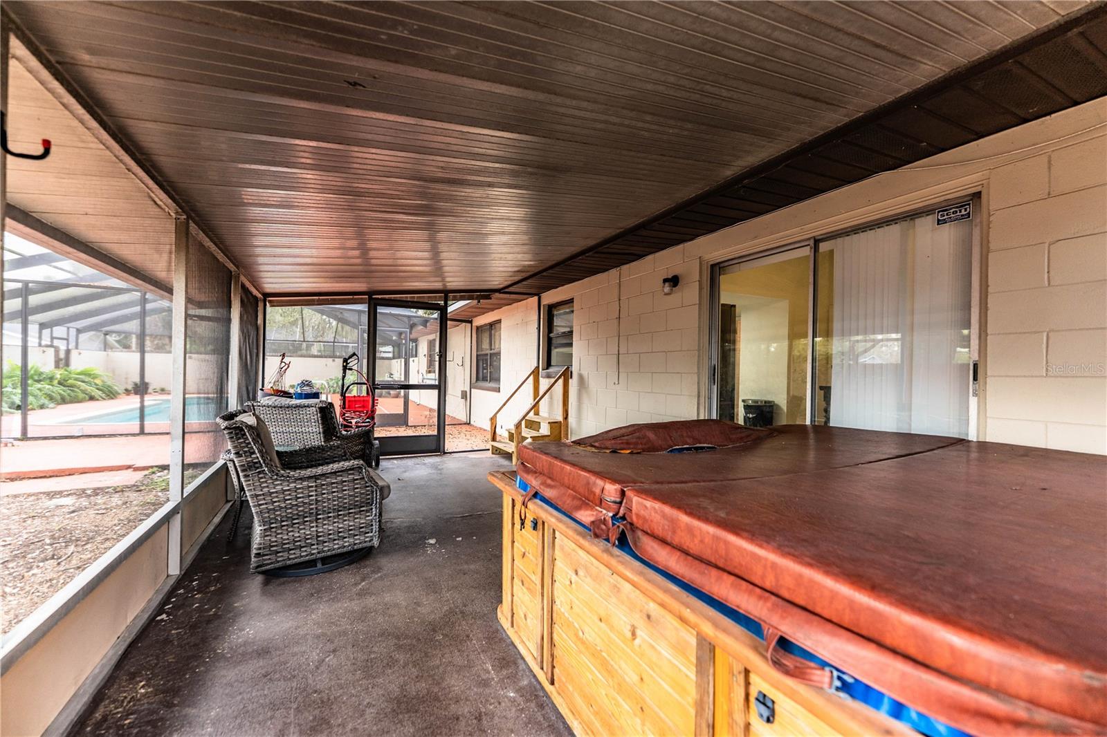 Image 39 of 75 For 207 24th Court Sw