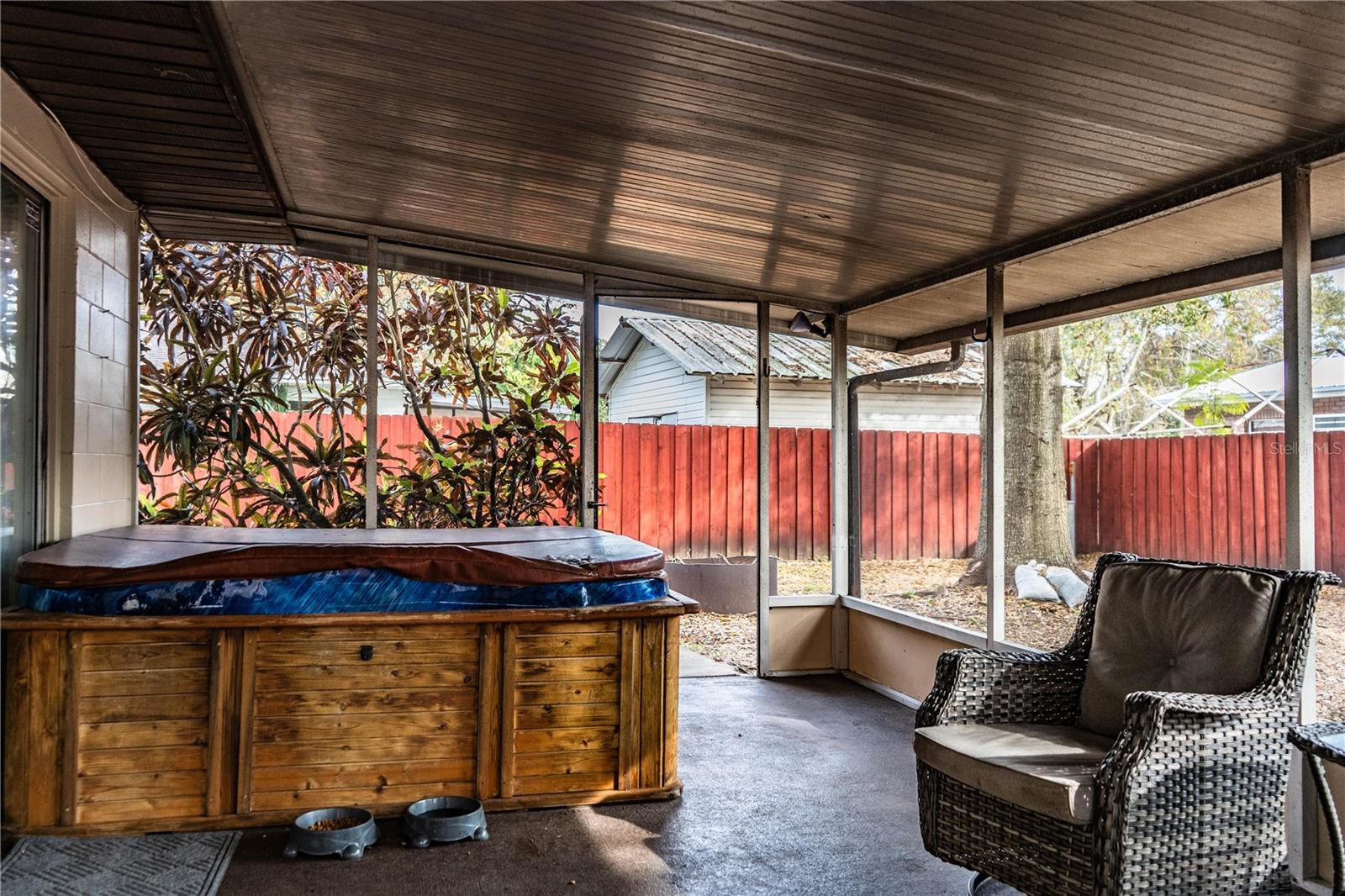 Image 41 of 75 For 207 24th Court Sw