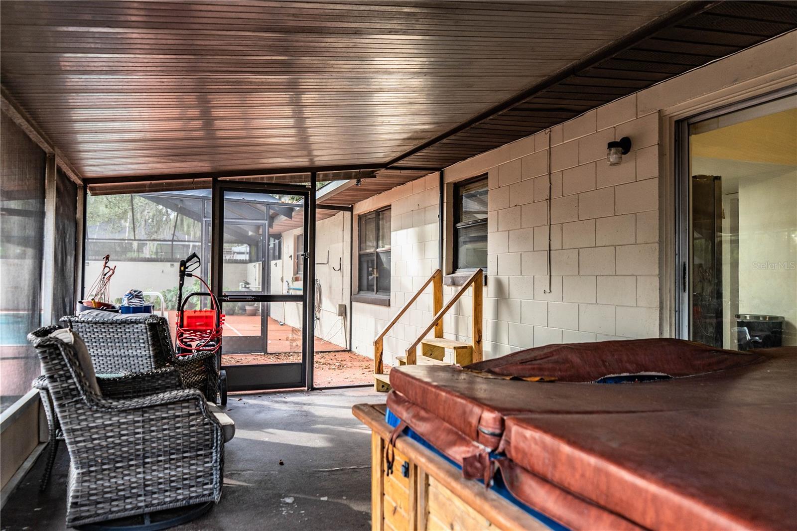 Image 42 of 75 For 207 24th Court Sw