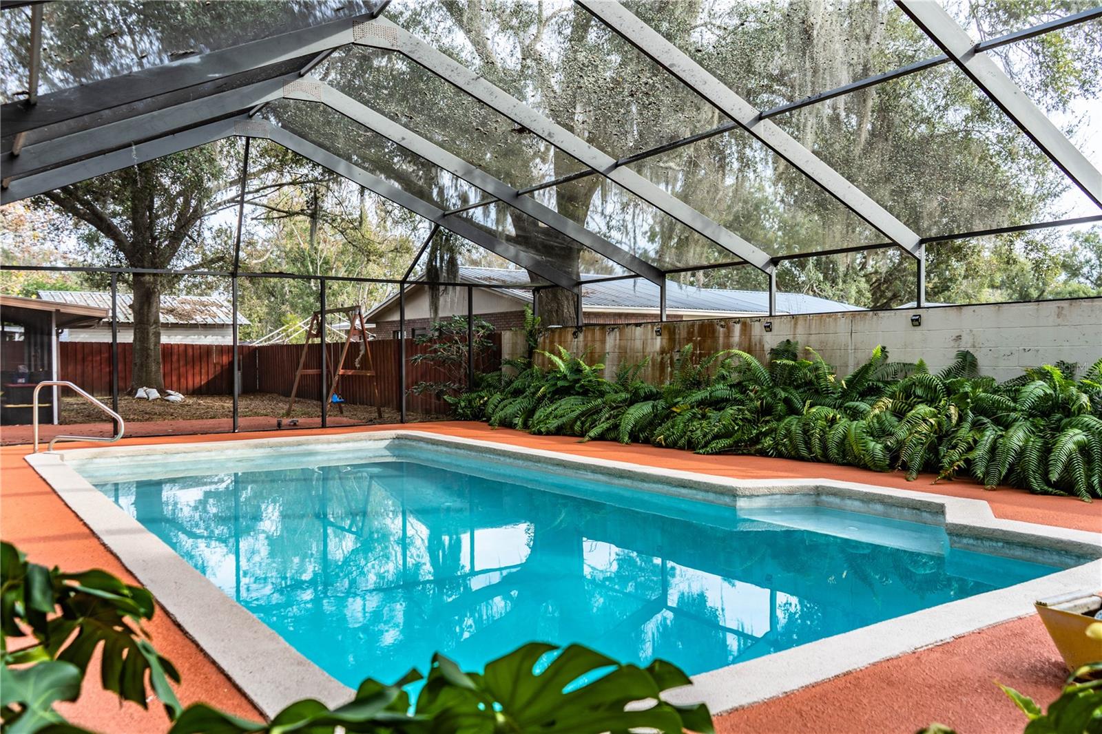 Image 46 of 75 For 207 24th Court Sw