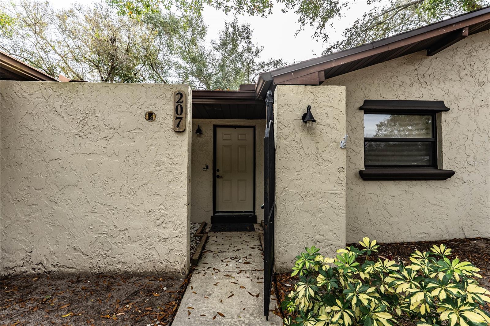 Image 5 of 75 For 207 24th Court Sw