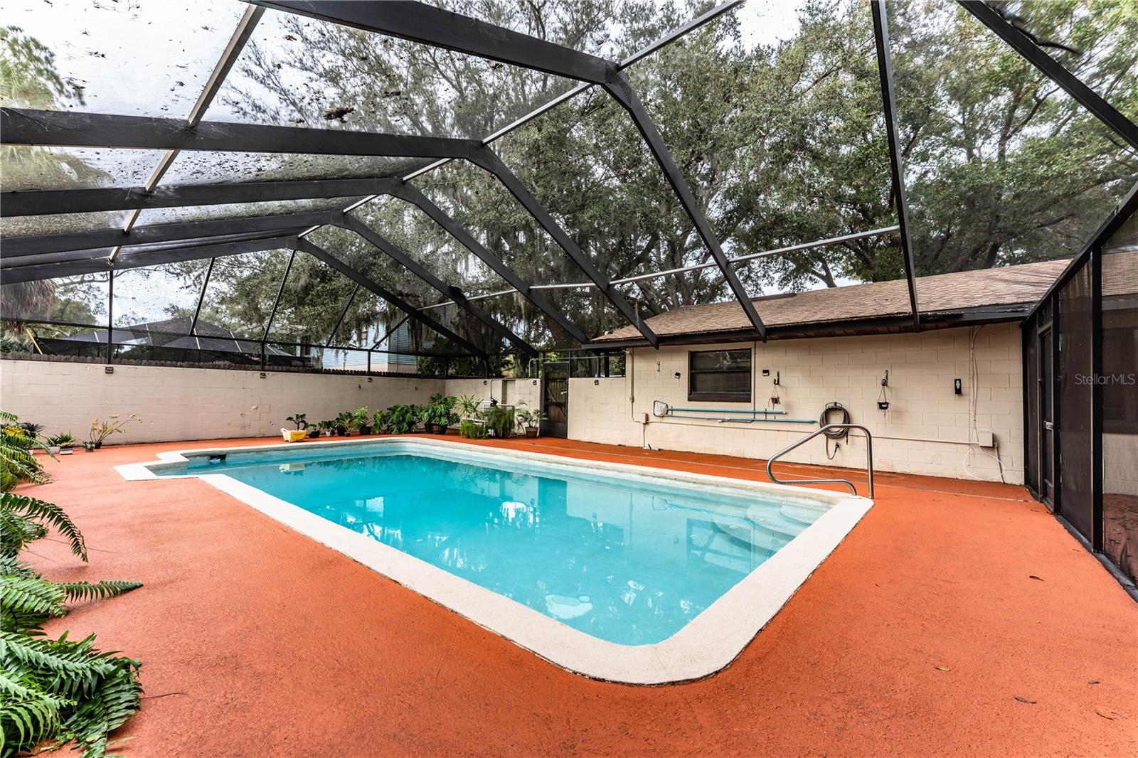 Image 51 of 75 For 207 24th Court Sw