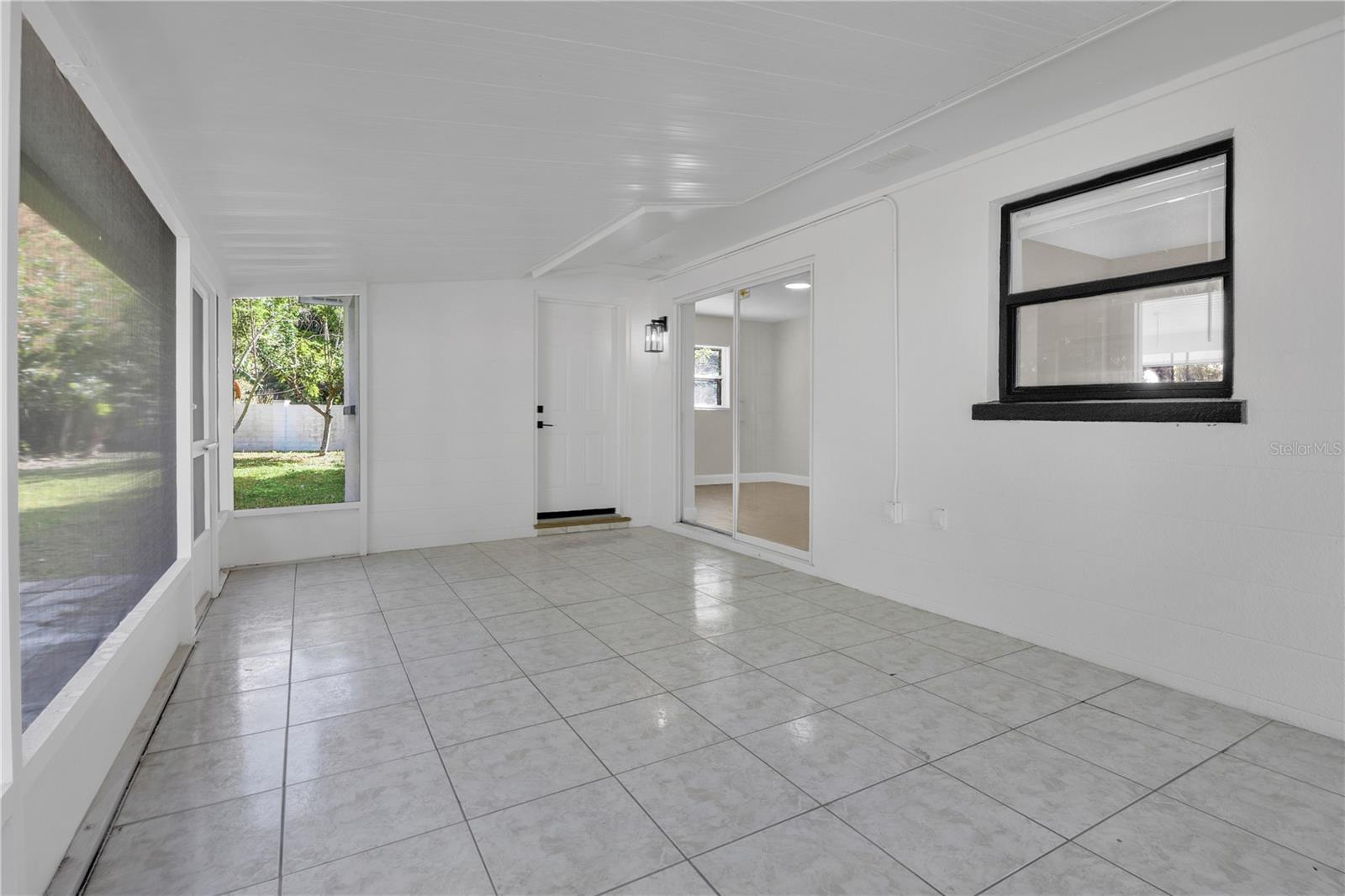 Image 14 of 31 For 1033 Wildwood W