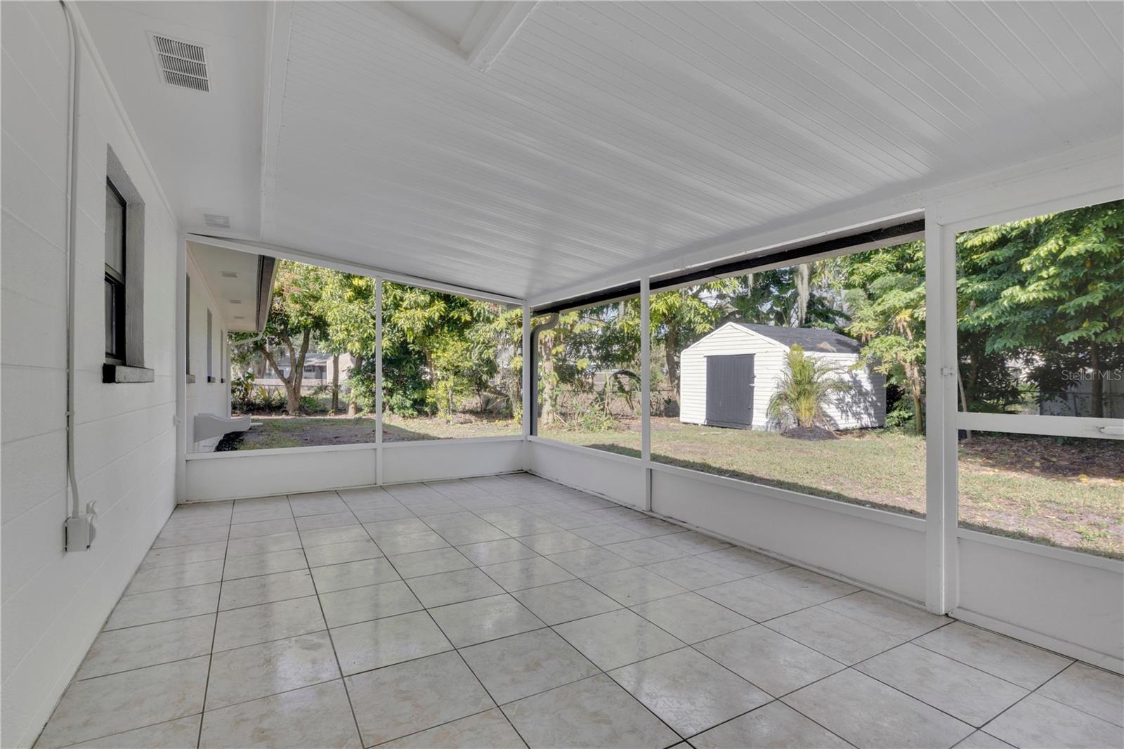 Image 15 of 31 For 1033 Wildwood W