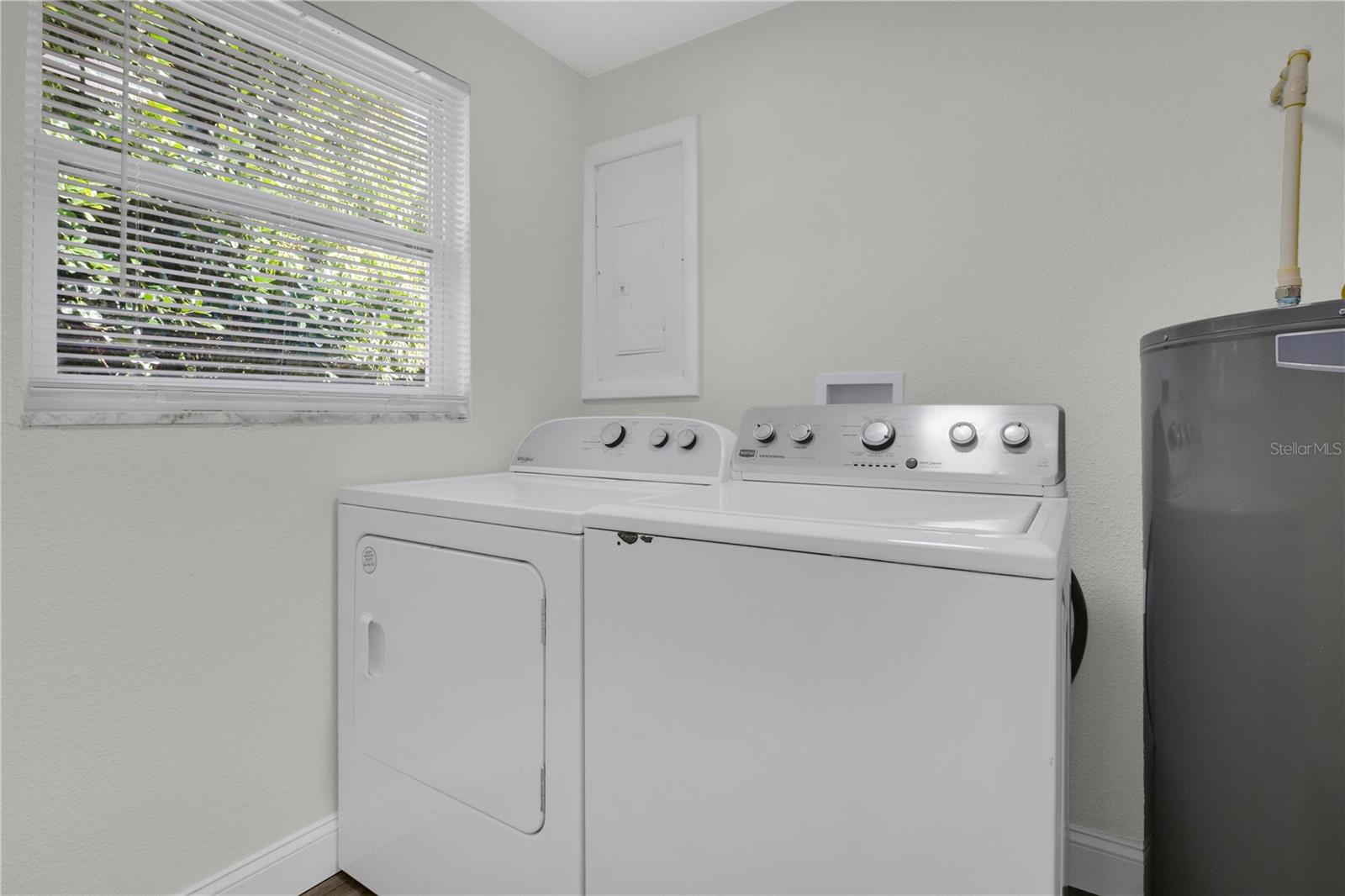 Image 16 of 31 For 1033 Wildwood W