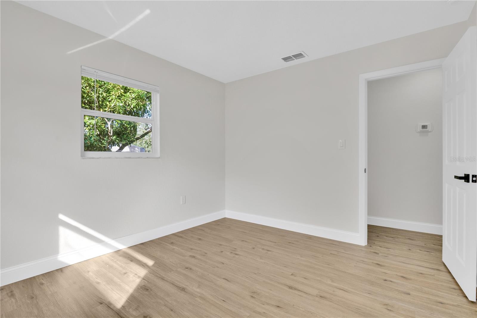 Image 25 of 31 For 1033 Wildwood W