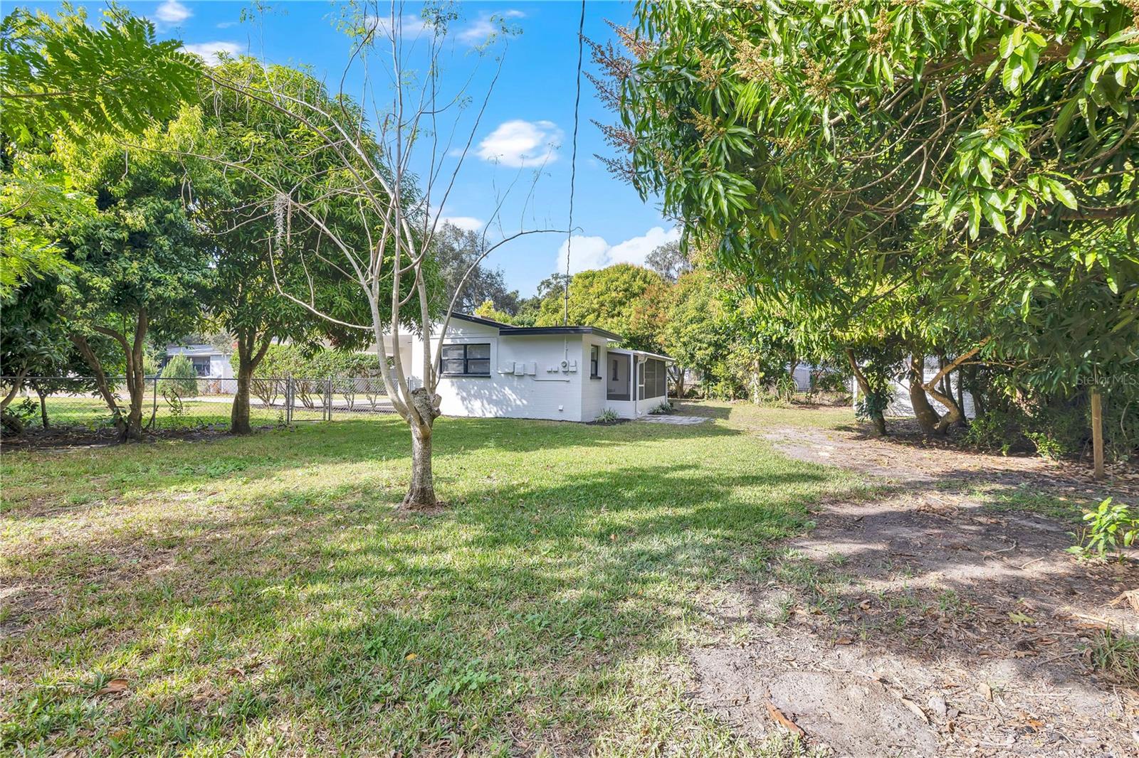 Image 29 of 31 For 1033 Wildwood W