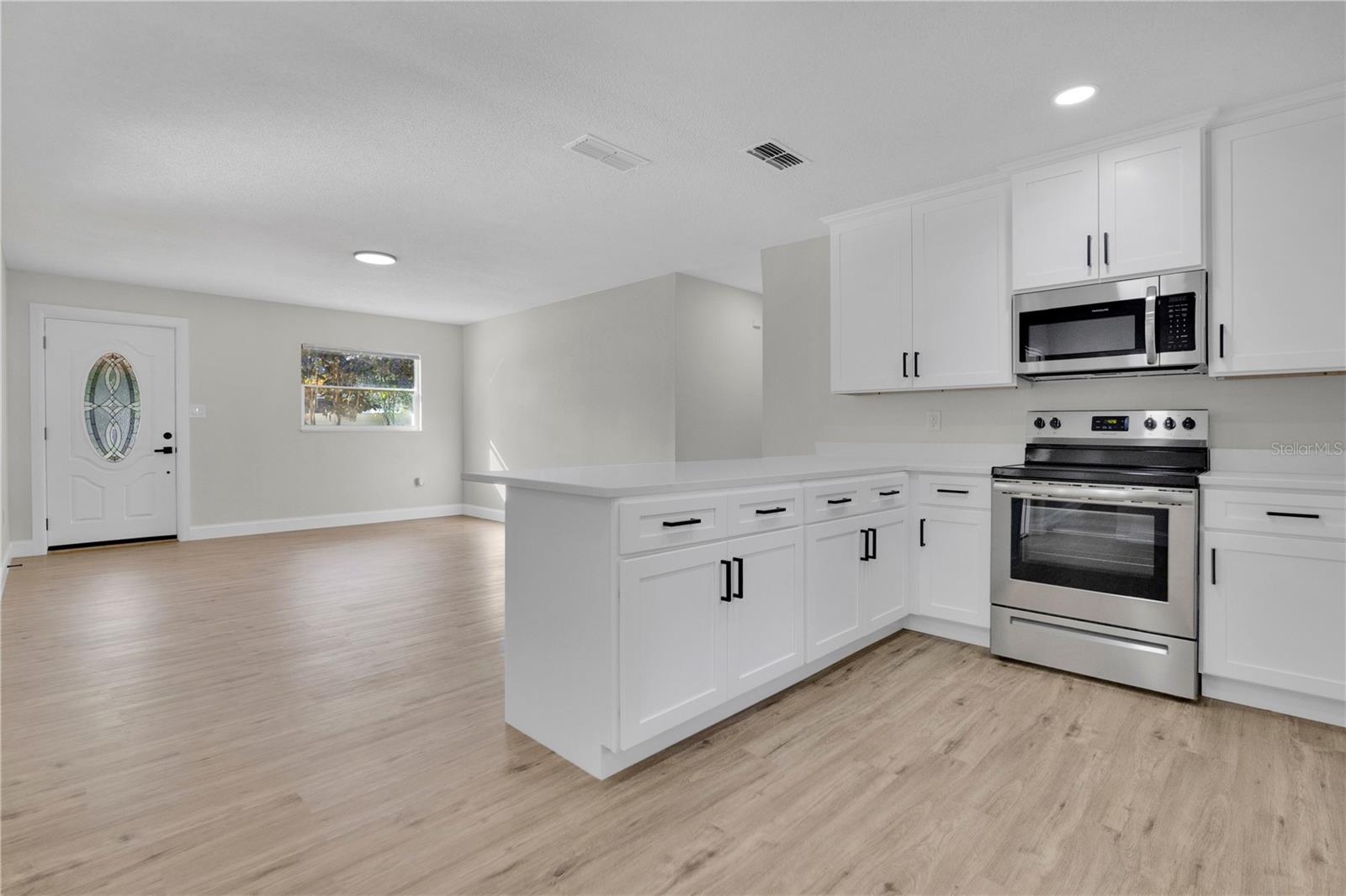 Image 8 of 31 For 1033 Wildwood W