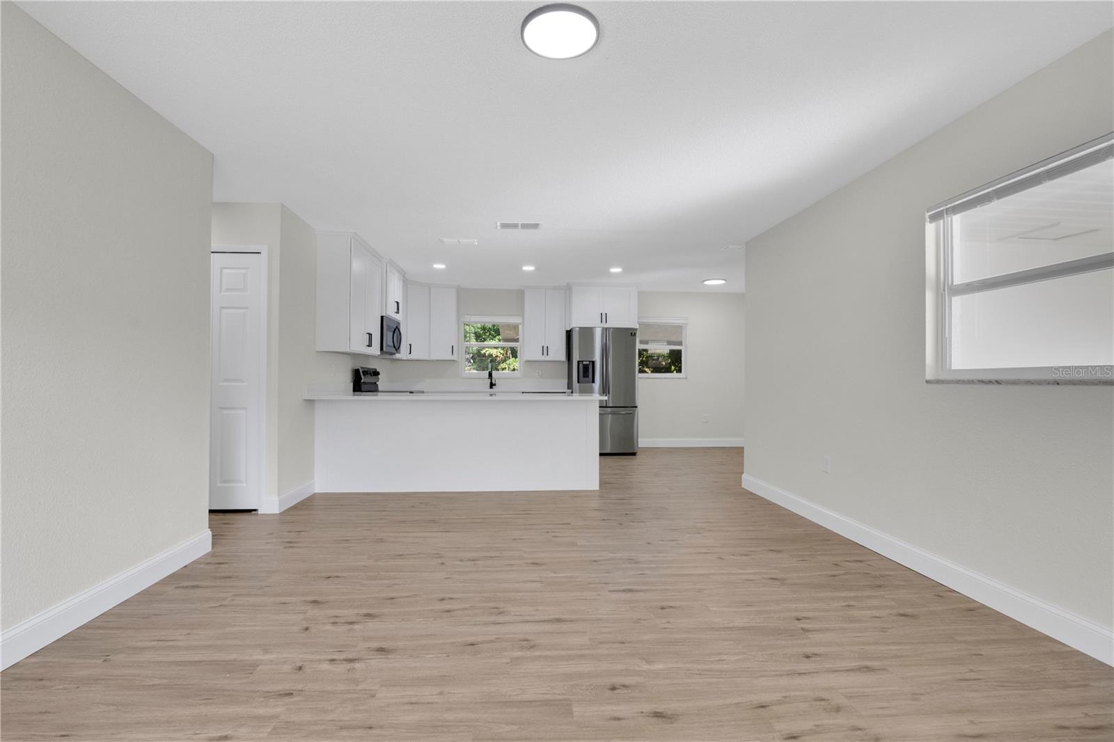 Image 9 of 31 For 1033 Wildwood W