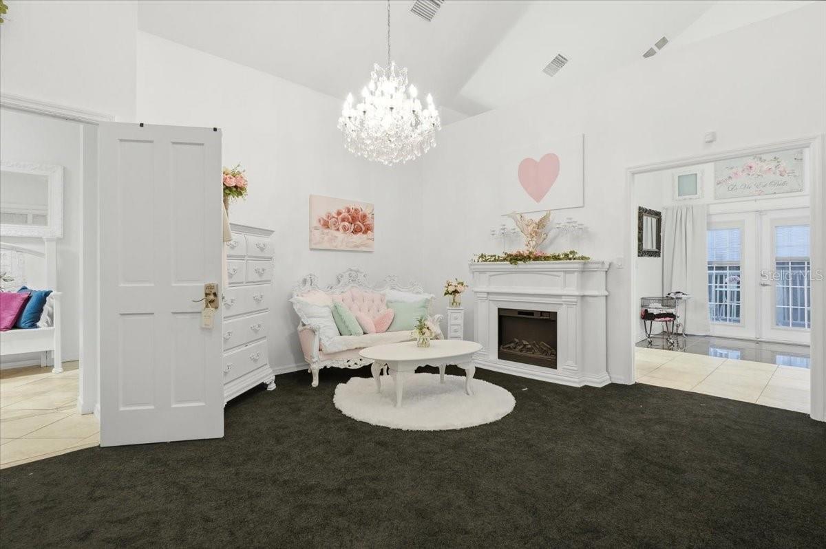 Listing photo id 10 for 4703 Rambling River Road