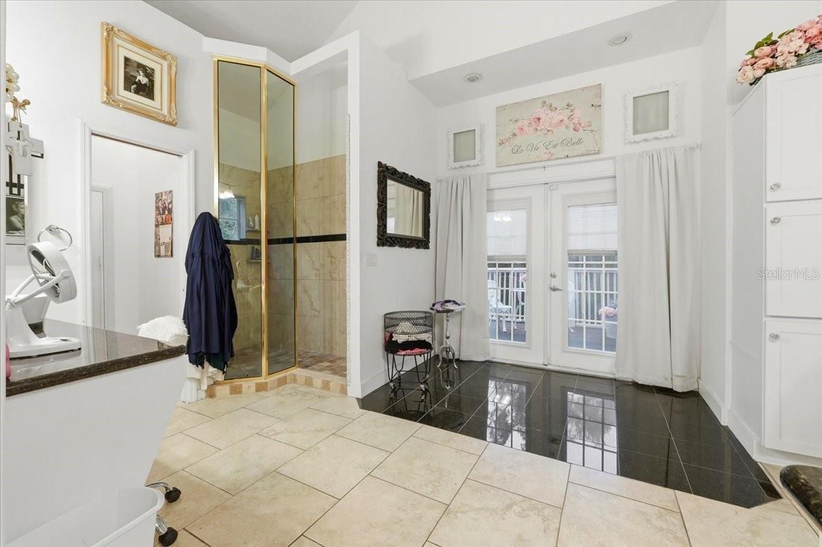 Listing photo id 13 for 4703 Rambling River Road