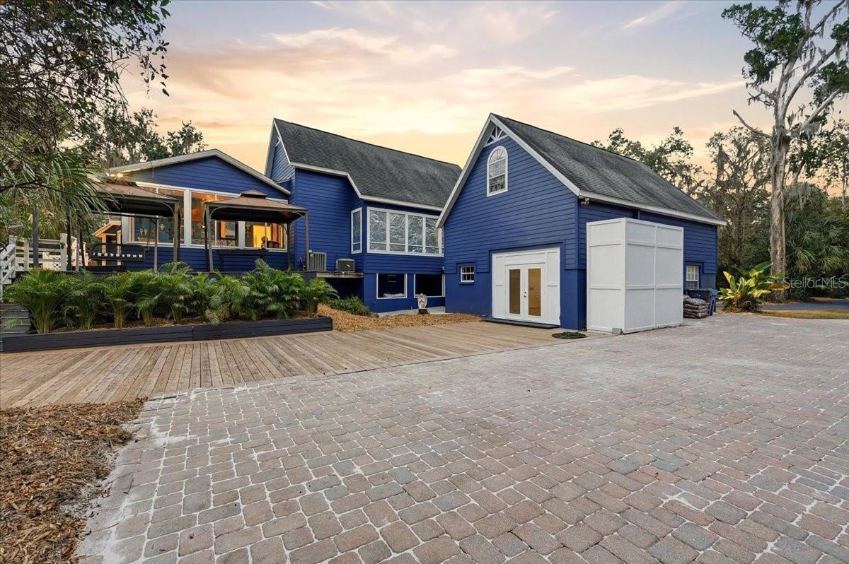 Listing photo id 0 for 4703 Rambling River Road