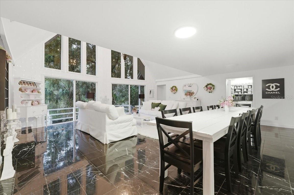 Listing photo id 21 for 4703 Rambling River Road