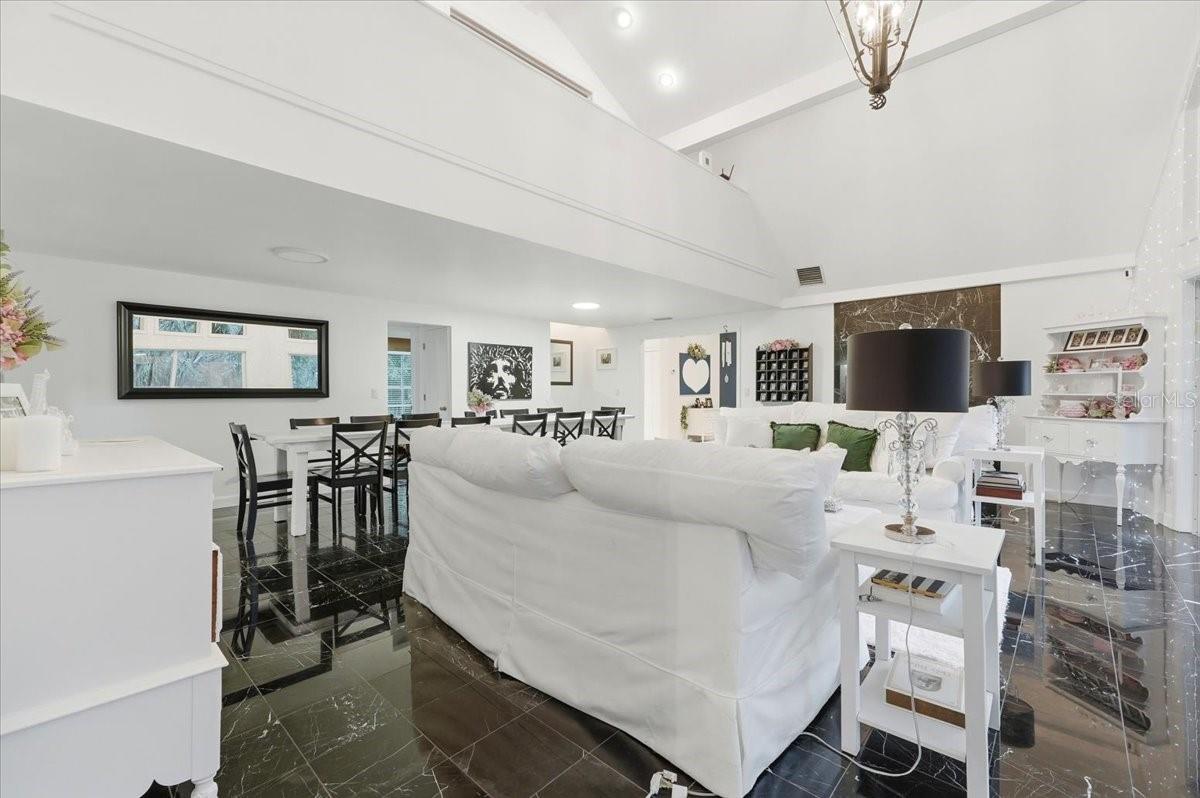 Listing photo id 23 for 4703 Rambling River Road