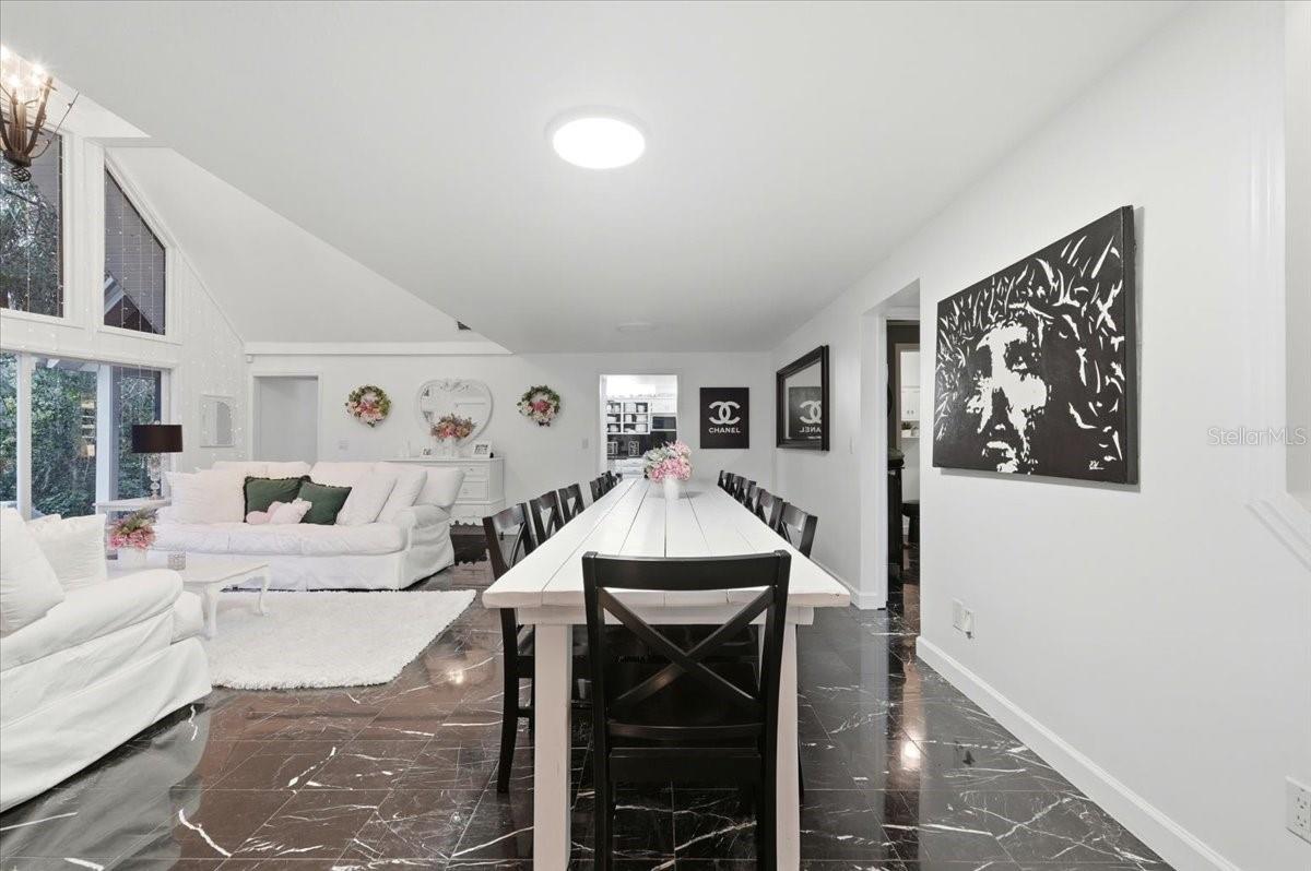 Listing photo id 24 for 4703 Rambling River Road