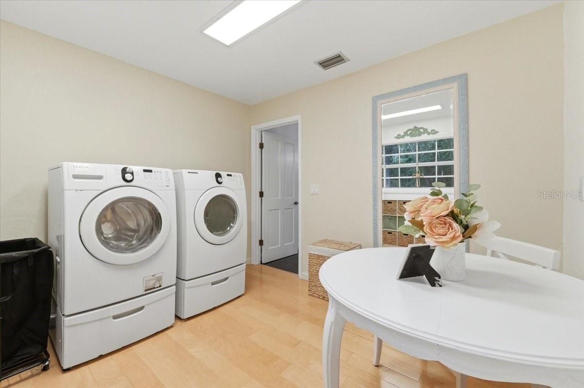 Listing photo id 32 for 4703 Rambling River Road