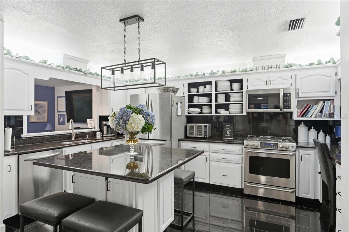 Listing photo id 33 for 4703 Rambling River Road