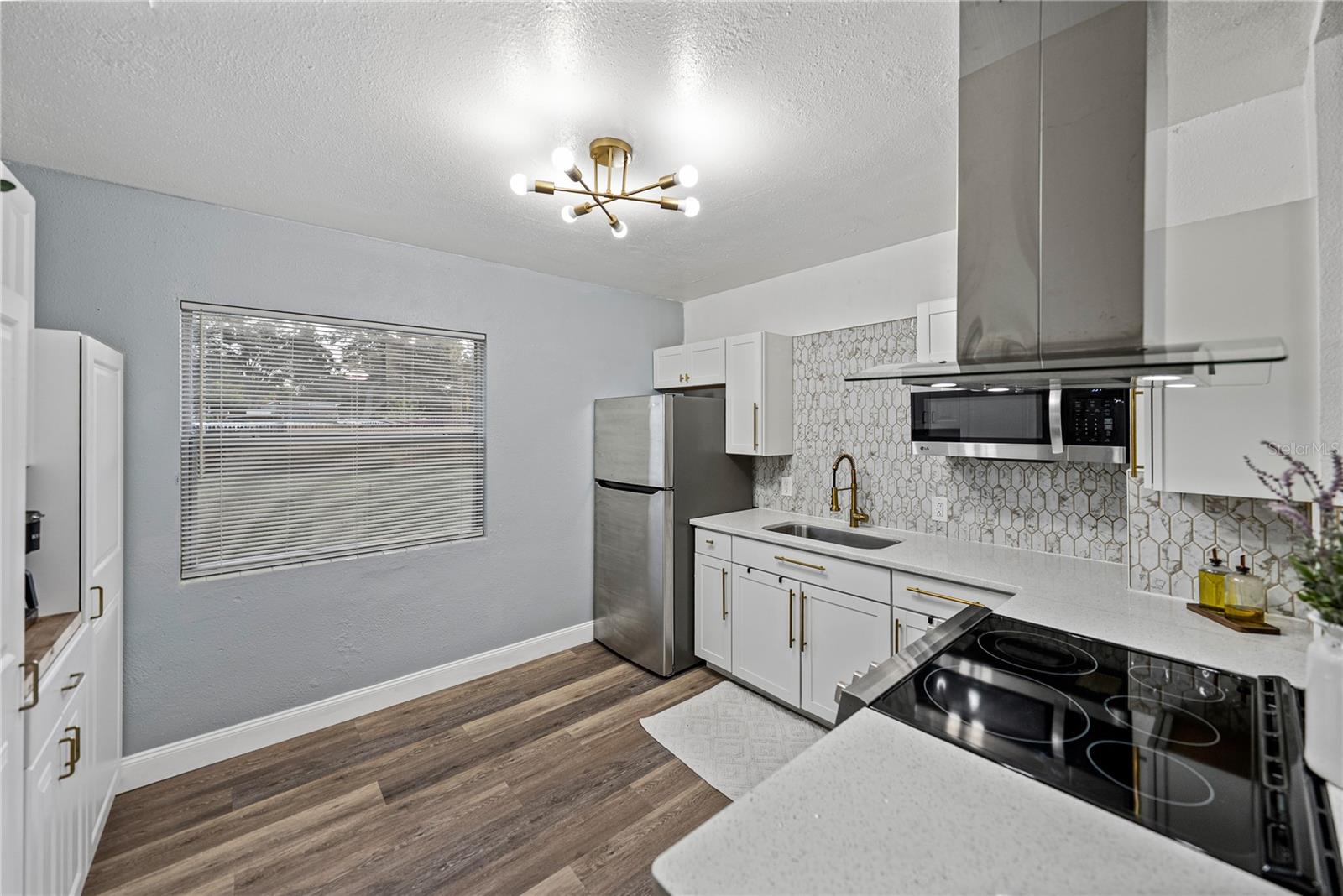 Image 13 of 53 For 527 Pilaklakaha Avenue