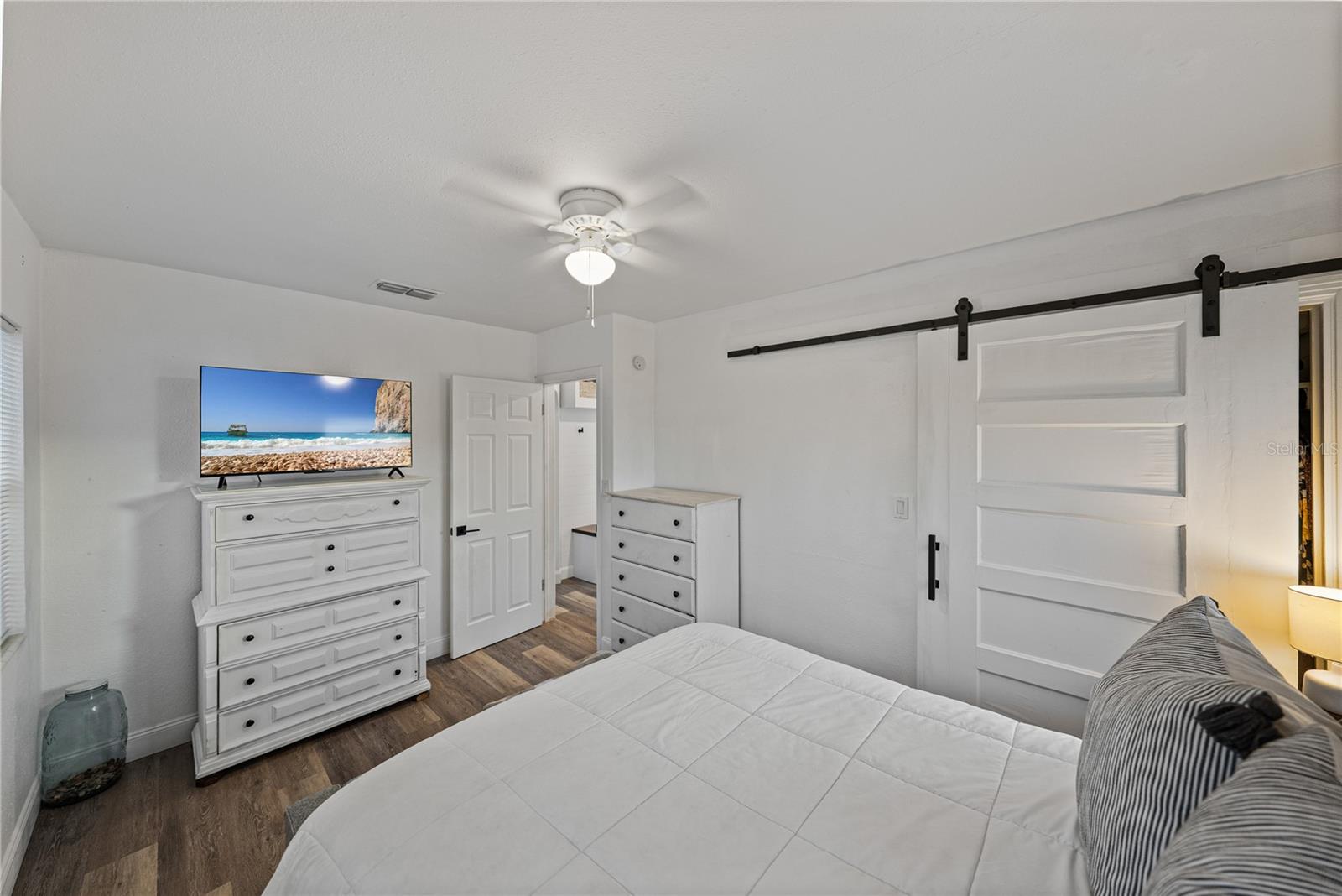 Image 25 of 53 For 527 Pilaklakaha Avenue