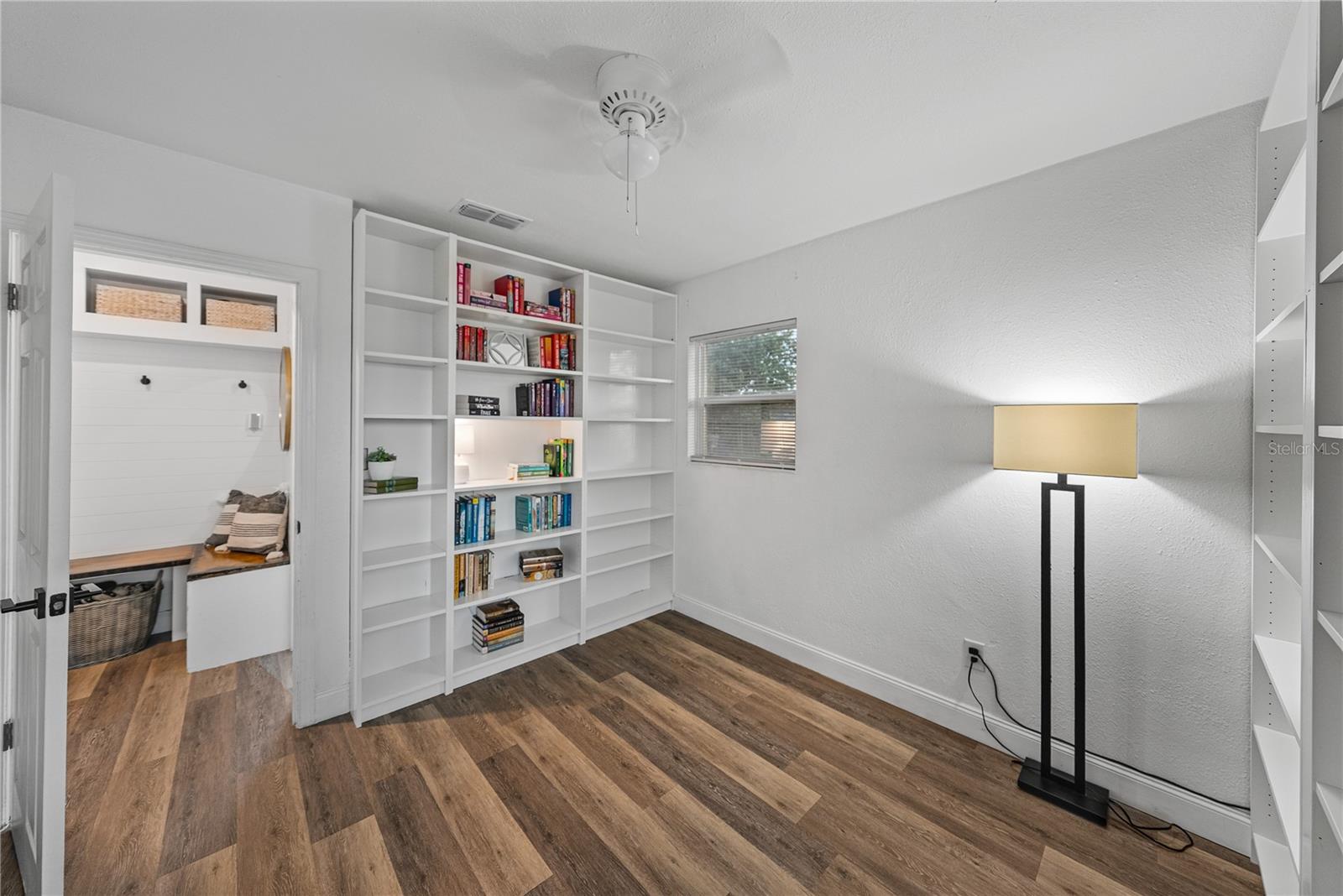 Image 27 of 53 For 527 Pilaklakaha Avenue