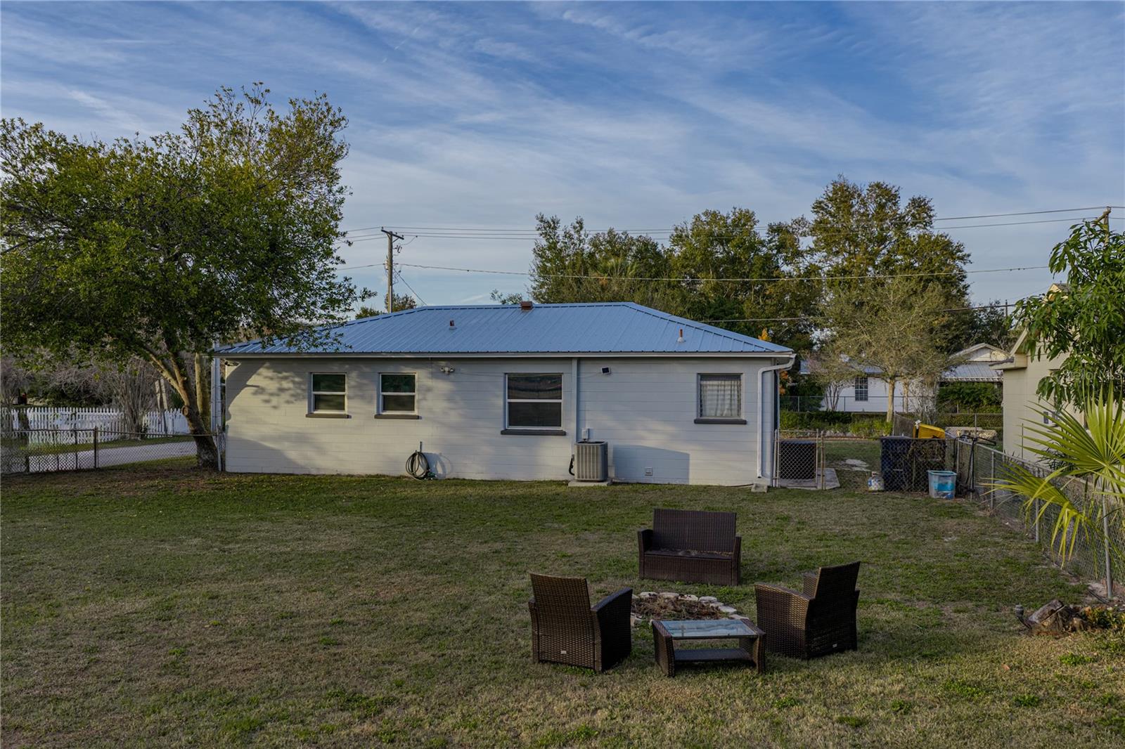 Image 36 of 53 For 527 Pilaklakaha Avenue