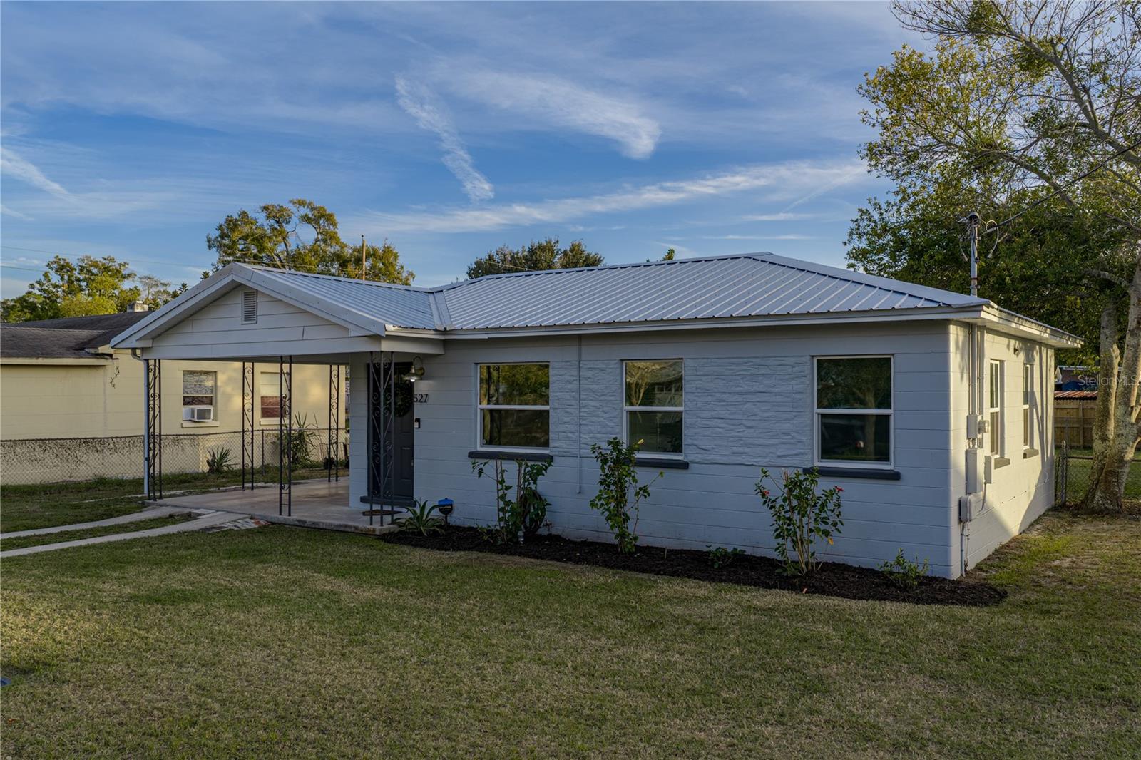 Image 4 of 53 For 527 Pilaklakaha Avenue