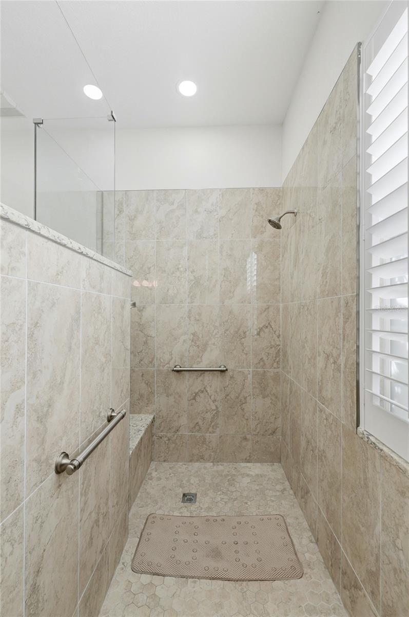 Image 22 of 47 For 106 Jardin Lane