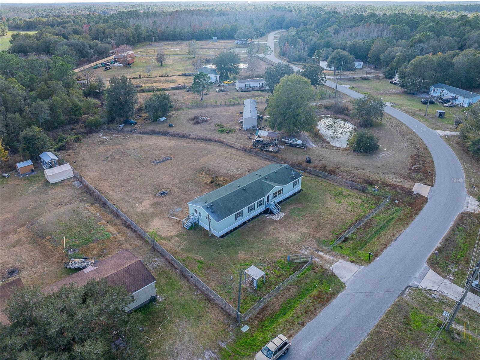 Image 35 of 41 For 952 Saddlewood Boulevard