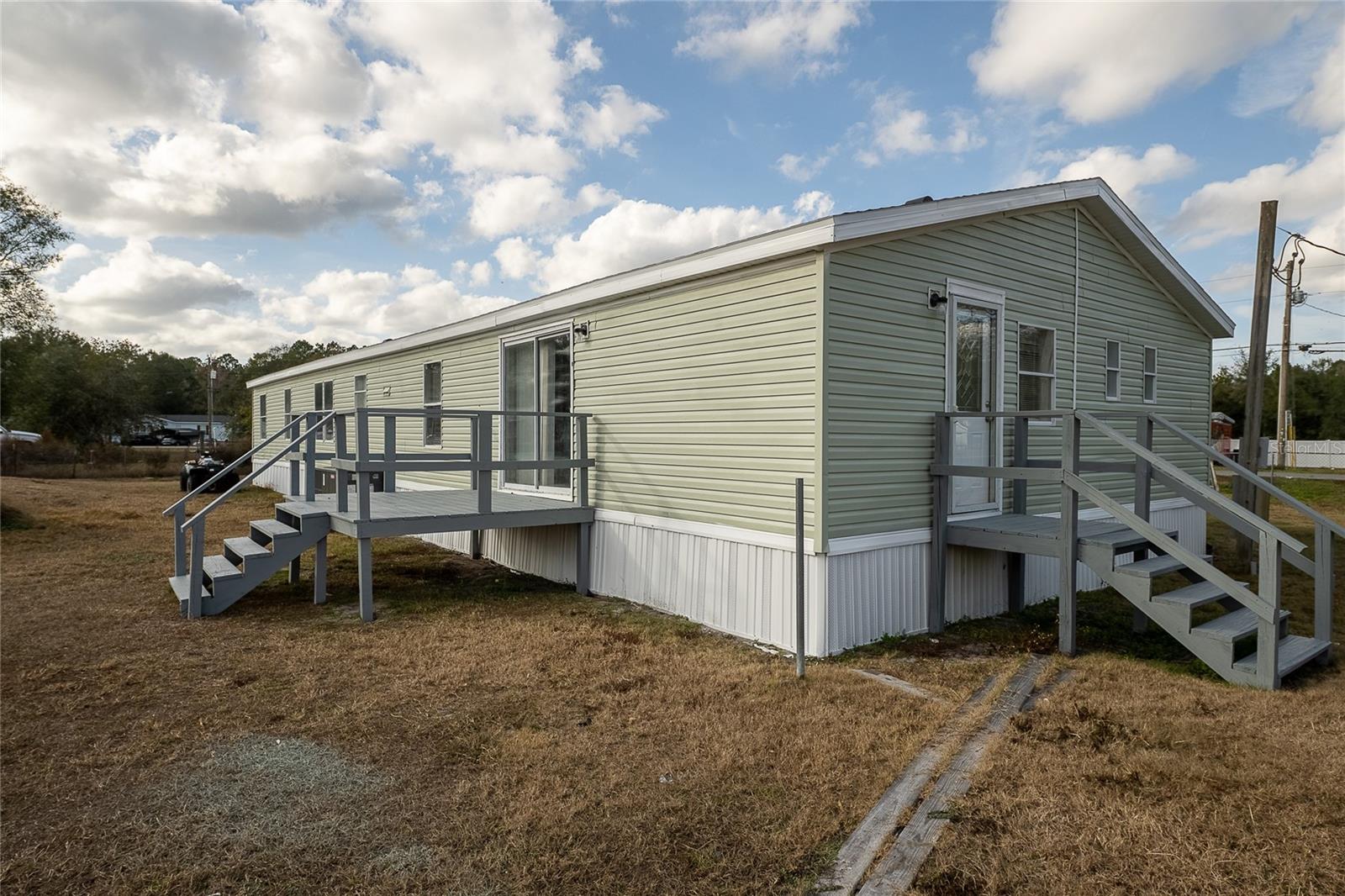 Image 40 of 41 For 952 Saddlewood Boulevard