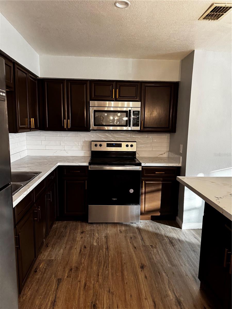 Image 4 of 21 For 409 Fern Road