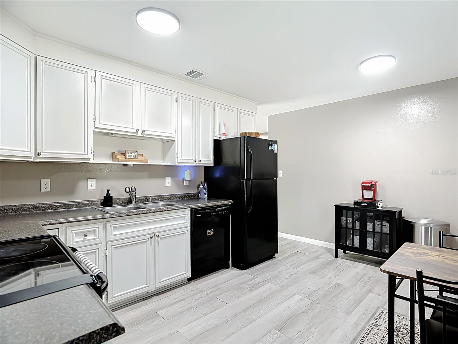 Image 20 of 48 For 2910 Jim Johnson Road