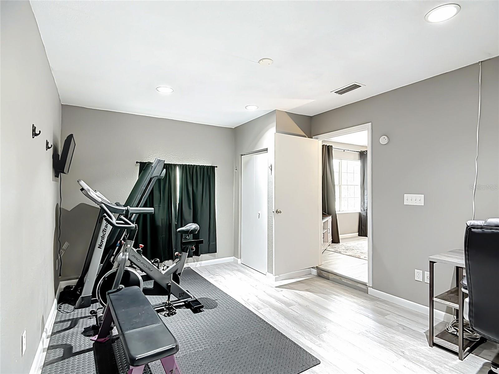 Image 23 of 48 For 2910 Jim Johnson Road