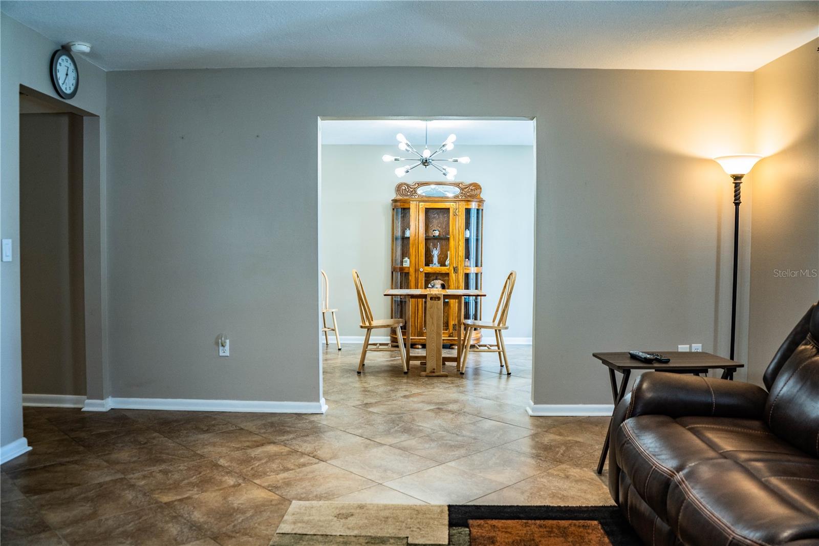 Image 10 of 44 For 501 Cameo Drive