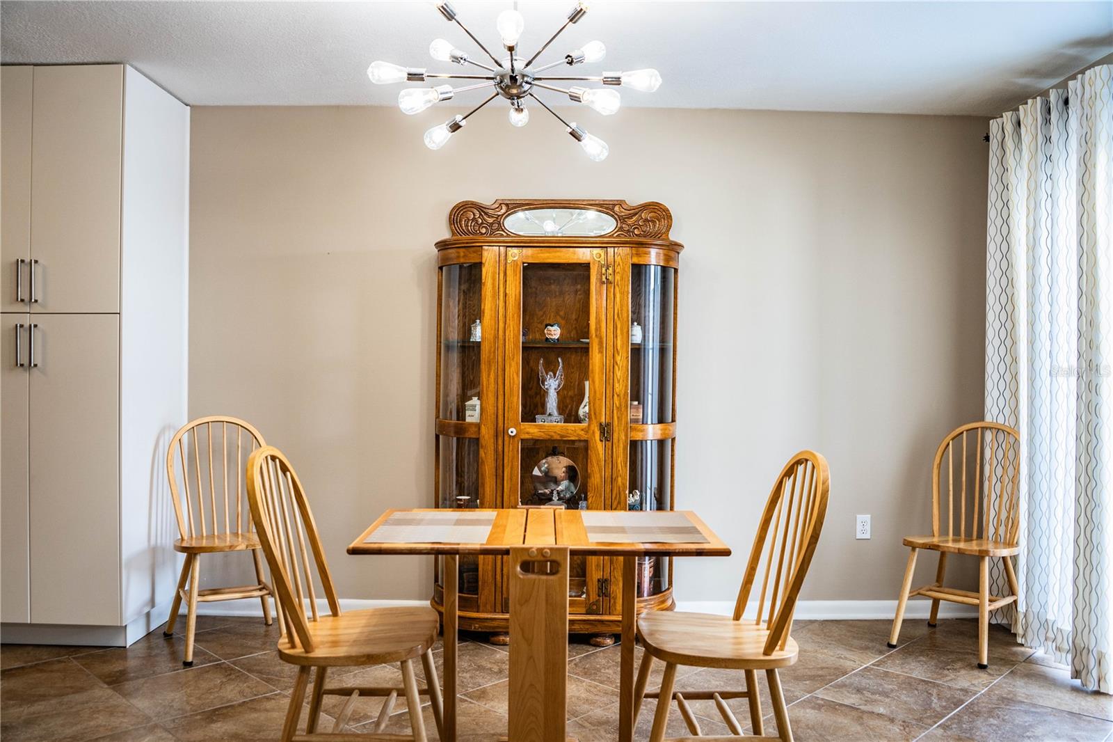 Image 11 of 44 For 501 Cameo Drive