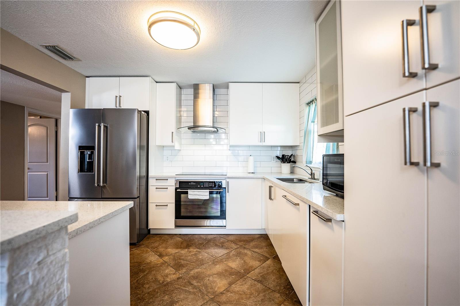 Image 18 of 44 For 501 Cameo Drive