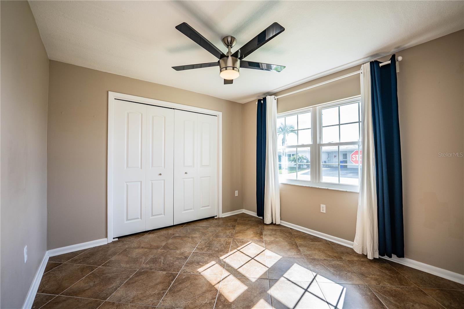 Image 29 of 44 For 501 Cameo Drive