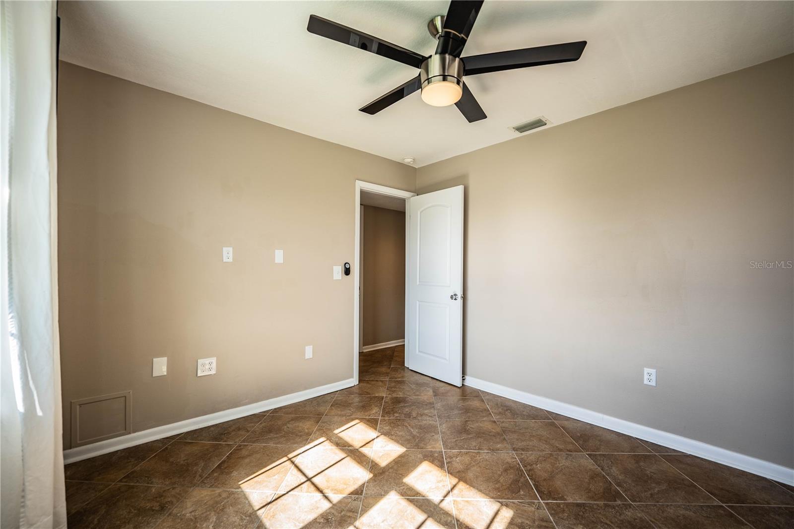 Image 30 of 44 For 501 Cameo Drive